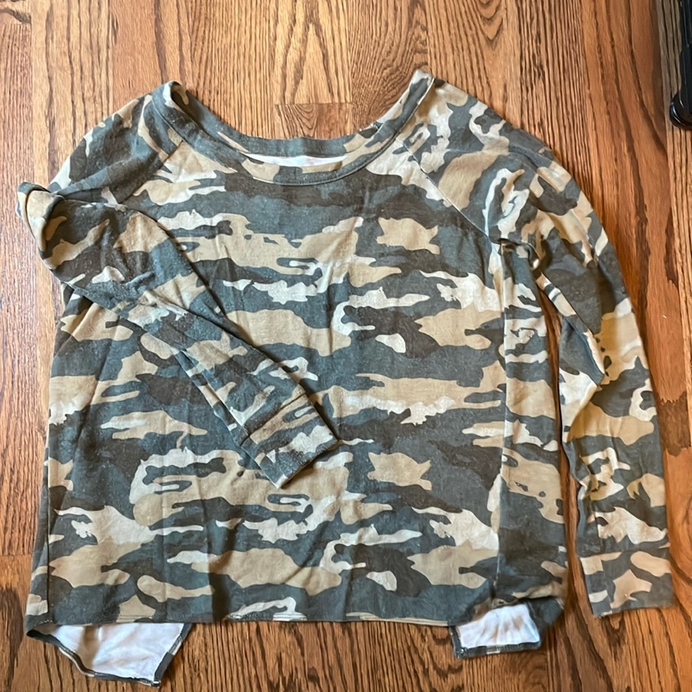 Women’s Chaser Open Back Camo Top XS